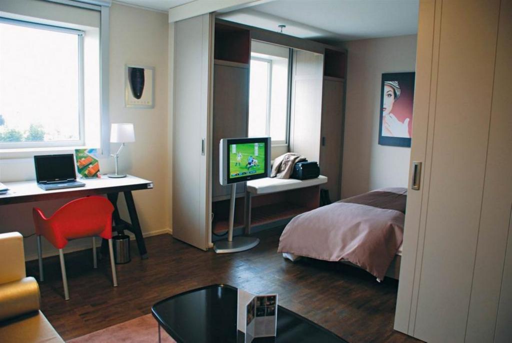 Standing Hotel Suites By Actisource Roissy-en-France Exterior photo